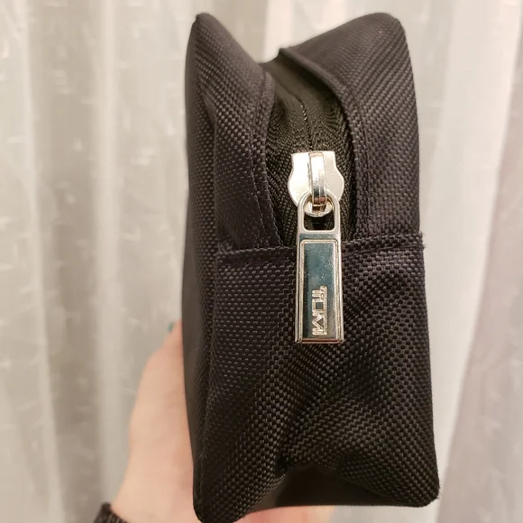 Tumi Delta Travel Zipper Pouch Black - Picture 5 of 8